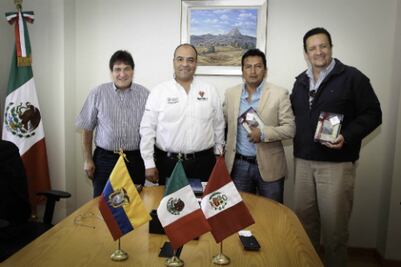 Recibe alcalde a autoridades de Sudamérica