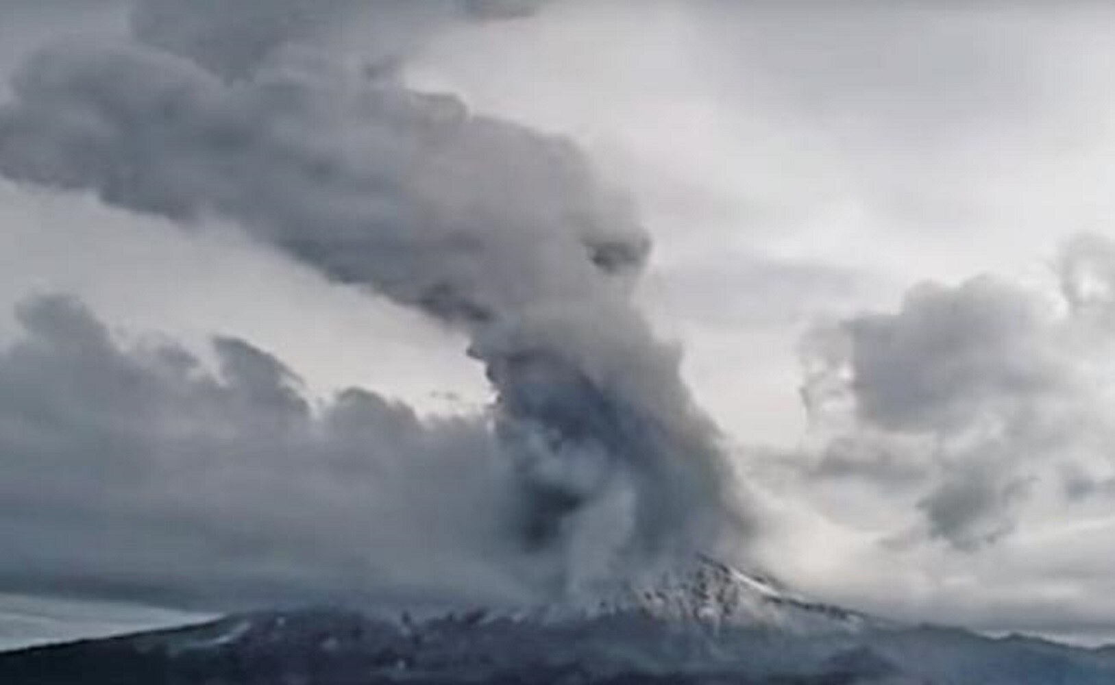 Vecinos de estados cercanos al volcán sintieron el estruendo en sus casas. (CENAPRED)