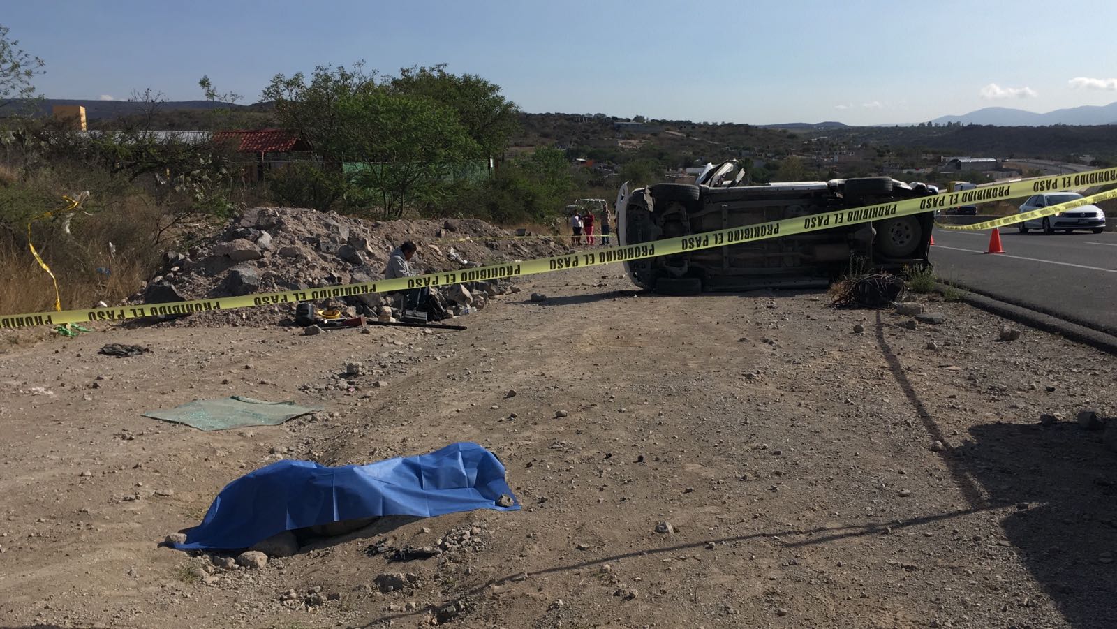 Muere en volcadura en el Surponiente