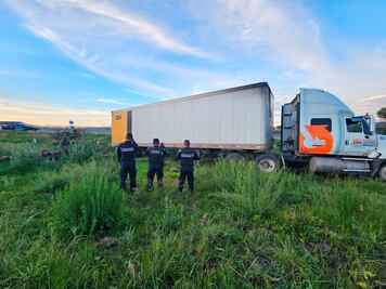 Recuperan vehículo pesado tras persecución