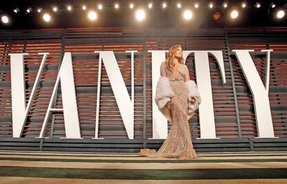 Vanity Fair se pinta de dorado  