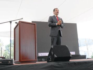 Jorge Zarza comparte su experiencia con jóvenes