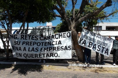 Se manifiestan frente a CFE