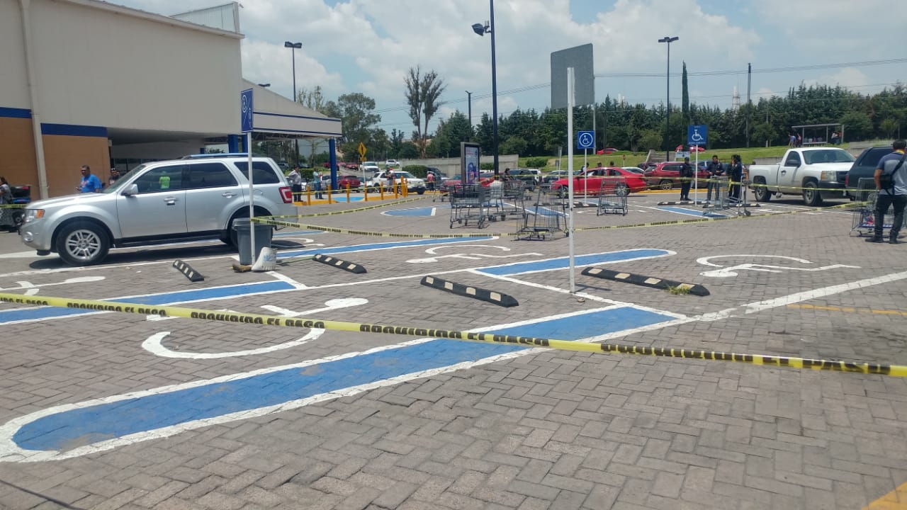 Balean a hombre en estacionamiento en SJR