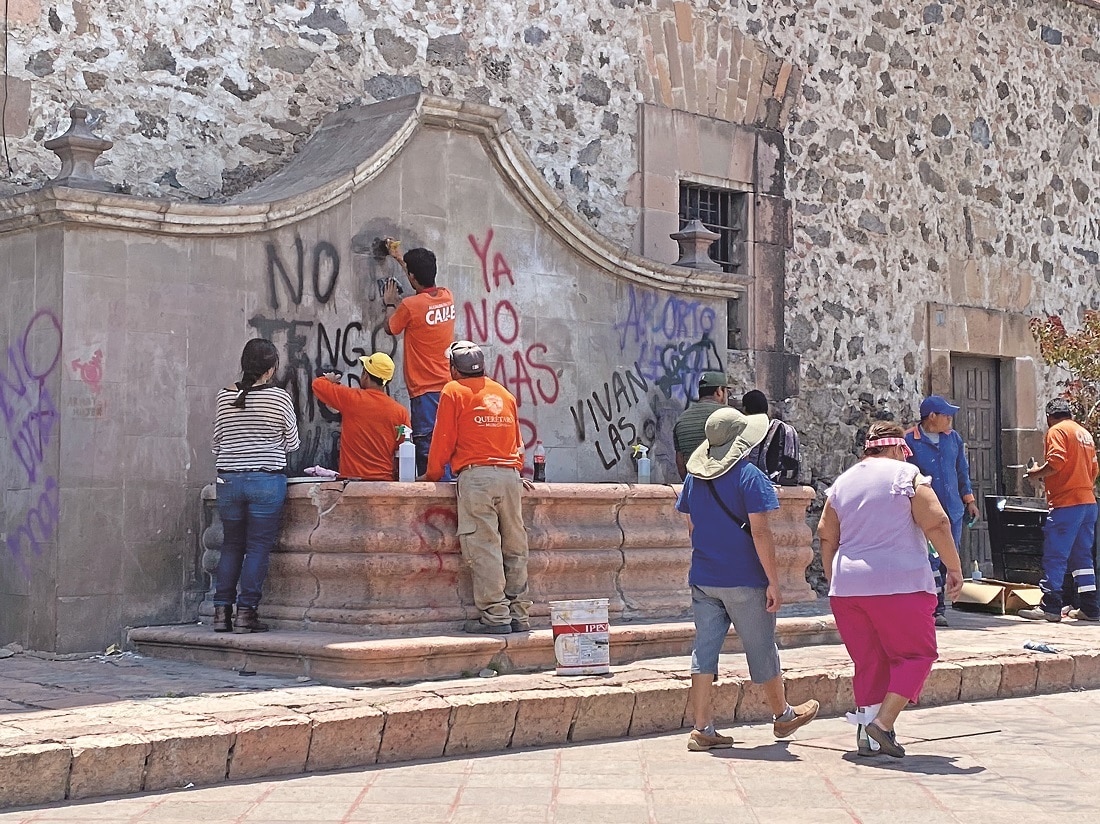 Realiza INAH limpieza de monumentos queretanos
