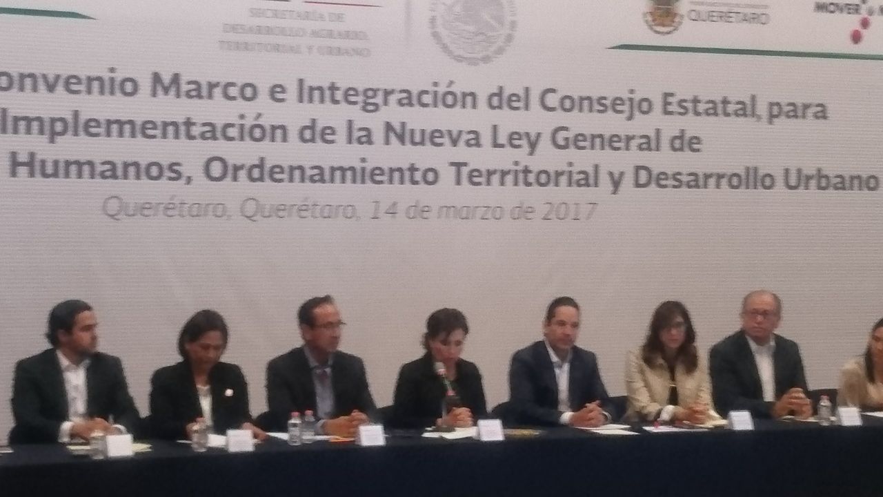 Firman convenio de la Ley General de Asentamientos Humanos