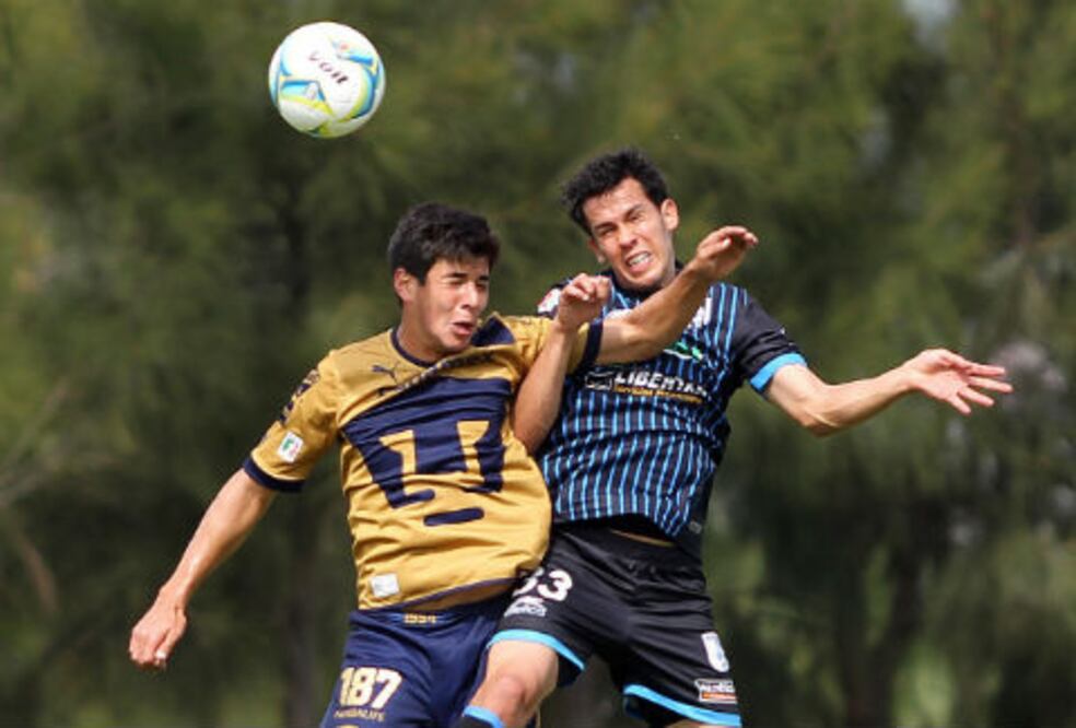Primer round entre Gallos y Pumas