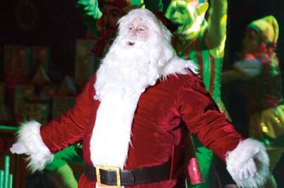 Papá Noel y sus duendes, listos