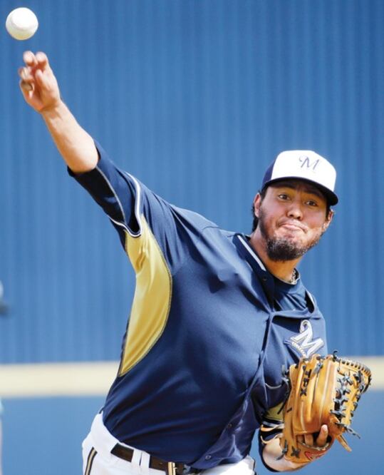 Yovani no gana, pero lanza mejor