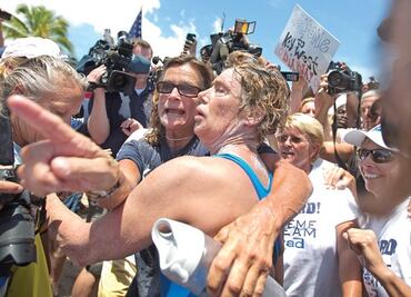 Hazaña de veterana nadadora