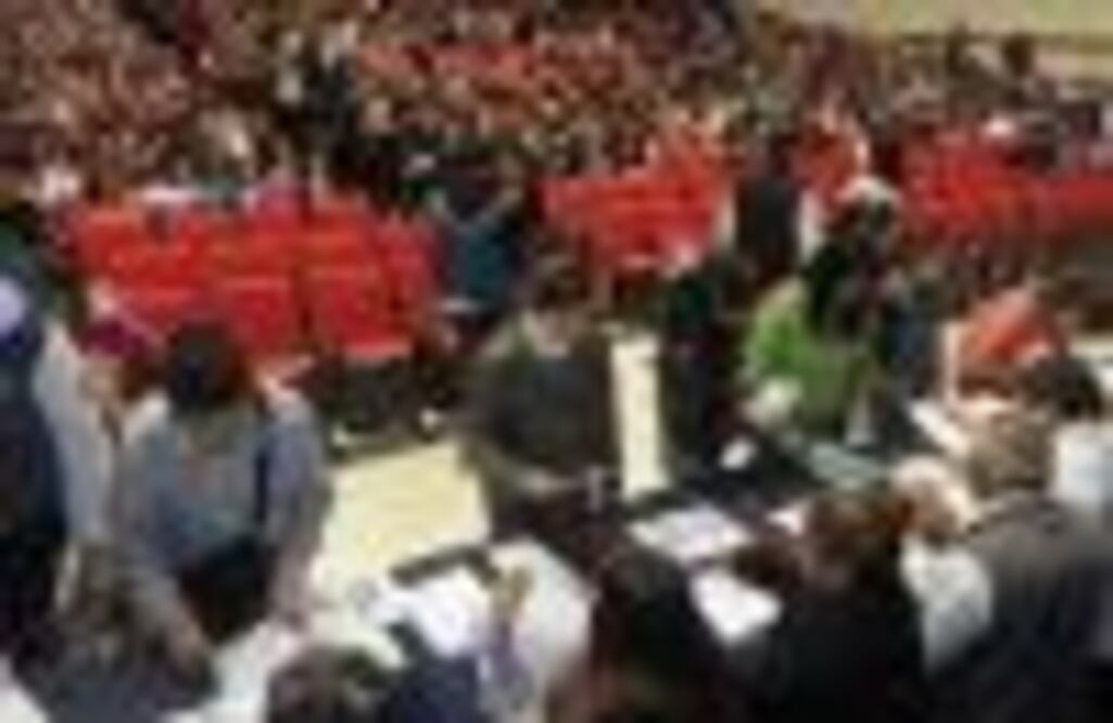 Destinan casi 5 mdp a becas