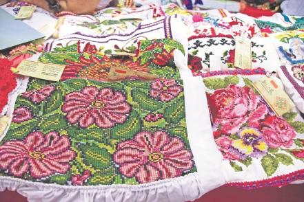 Entretejiendo conciencia: Mujeres bordadoras de Amealco