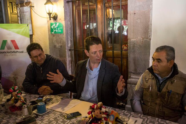 PRI estatal presenta iniciativa para beneficiar a taxistas