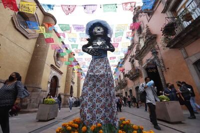 Cerca de 180 mil personas visitaron Querétaro en el Día de Muertos