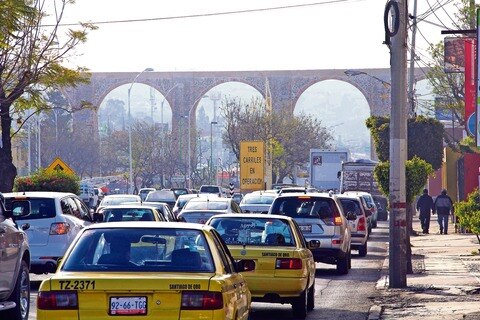 Peatones utilizan las calles: estudio