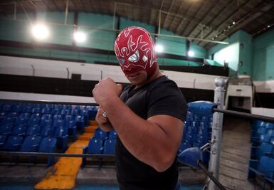 Drabek I, el luchador policía