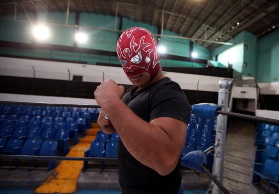 Drabek I, el luchador policía