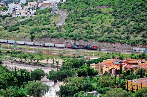 Indispensable, tren, dice ex gobernador