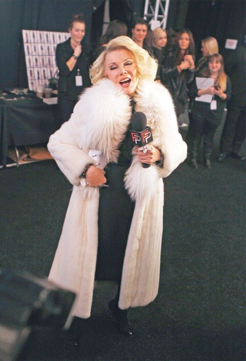 Desde su tumba, “golpeará” a celebridades