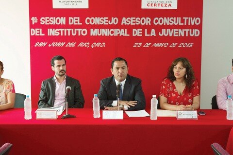 Apuesta Pineda por jóvenes en su gabinete