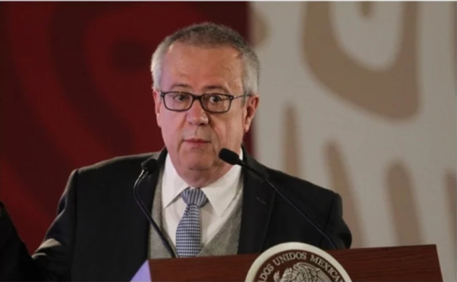 Renuncia Carlos Urzúa a la Secretaría de Hacienda