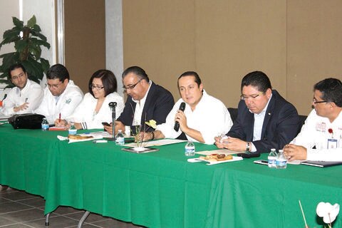 IMSS y electricistas buscan estrechar lazos