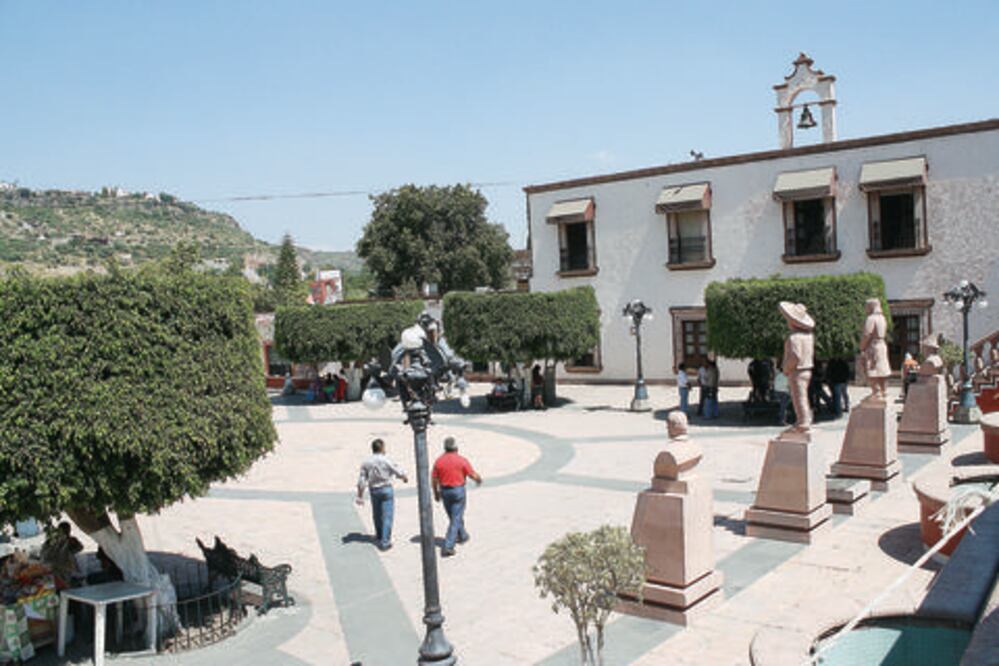 Niega Vega casos de aviadores durante su administración