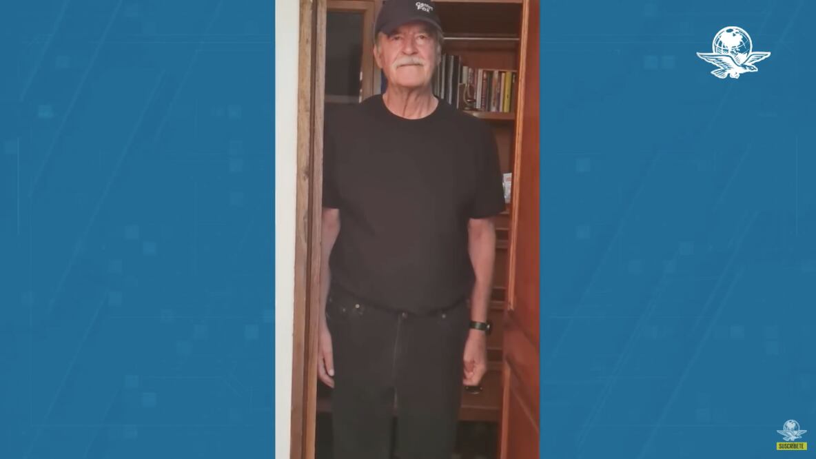 Vicente Fox sale a votar vestido de negro "por el sepelio de ya saben quién"