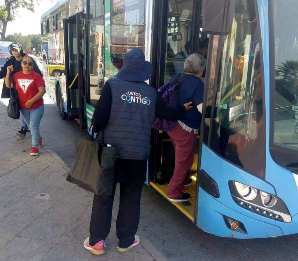 Arranca programa de movilidad para personas adultas mayores en el transporte Qrobús. Foto: Especial