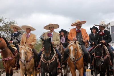 Inicia en Bernal cabalgata familiar