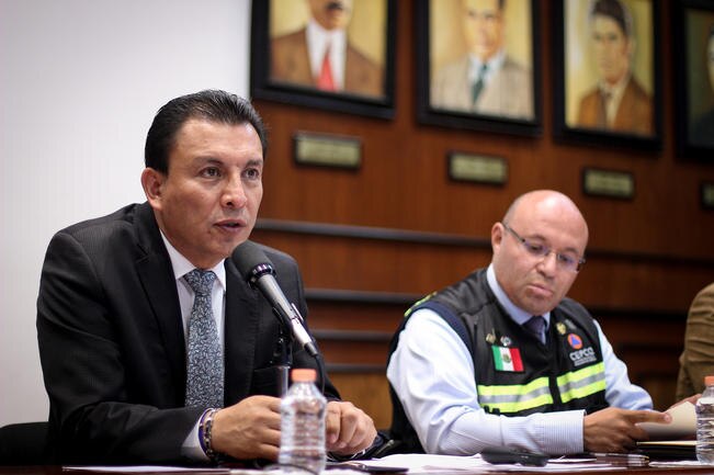 El titular de Seguridad Ciudadana, Juan Marcos Granados Torres y el director de Protección Civil, Gabriel Bastarrachea Vázquez. (LUIS SÁNCHEZ. EL UNIVERSAL)