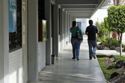 Buscan más sueldo para egresados