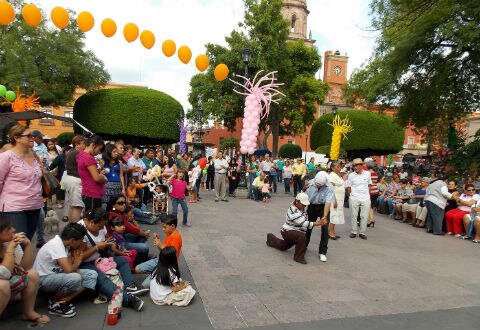 Festejan a Querétaro con verbena popular