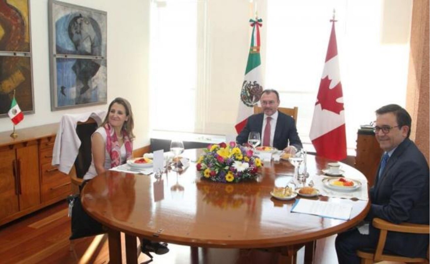 Reunión de los secretarios Videgaray y Guajardo con Chrystia Freeland