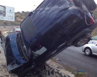 Termina camioneta en dren