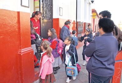 Regresan 467 mil alumnos a clases  