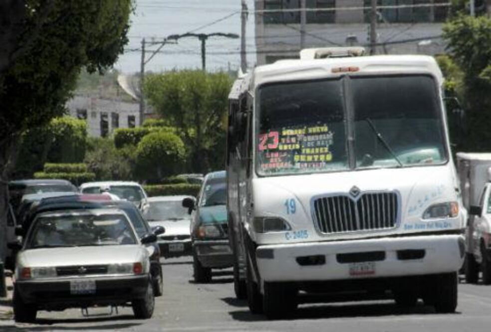Continúan asaltos en la ruta 7: choferes