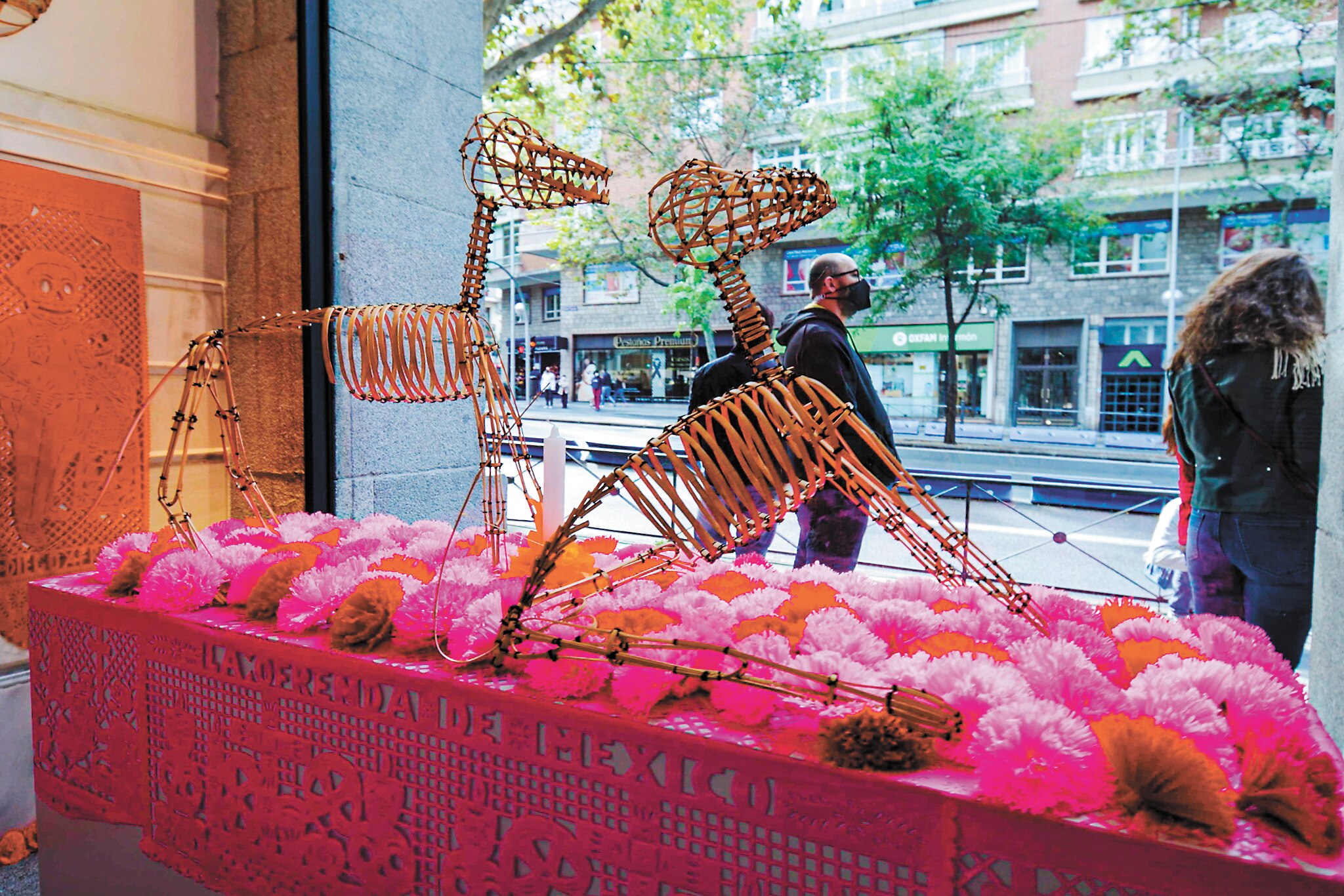 México conquista a España con el Día de Muertos