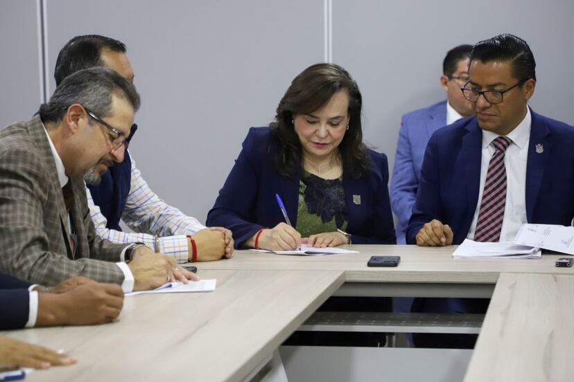 Firman UAQ y STEUAQ revisión integral del 6.2%