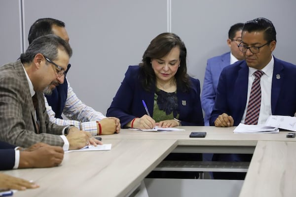 Firman UAQ y STEUAQ revisión integral del 6.2%