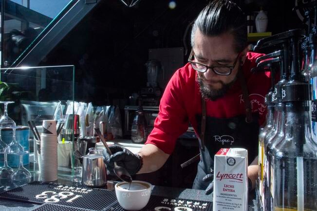 Arte y café hasta tu mesa