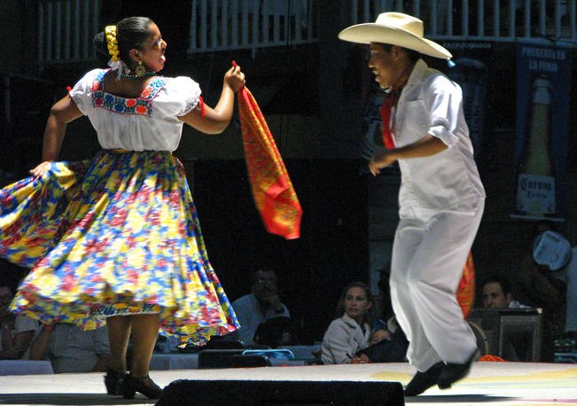 San Joaquín registró lleno total el fin de semana por el Concurso Nacional de Baile de Huapango Huasteco. / FOTO: ARCHIVO. EL UNIVERSAL