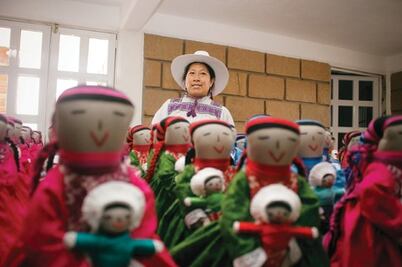 Logran becas escolares