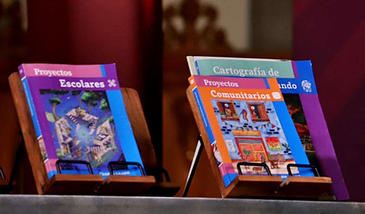 Comisión de expertos avala entrega de Libros de Texto Gratuito, en Querétaro