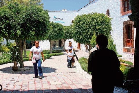 Acuerdan tarifa mixta de agua para regular comercios