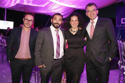 Ofrece coctel Arago Life and Concept