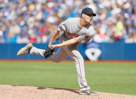 Boston le da una mano a su enemigo Yankees