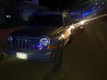 Aseguran a sujeto con droga y un auto robado