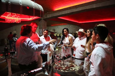 San Juanito mezcla los actos ecuestres y la cata de vinos 