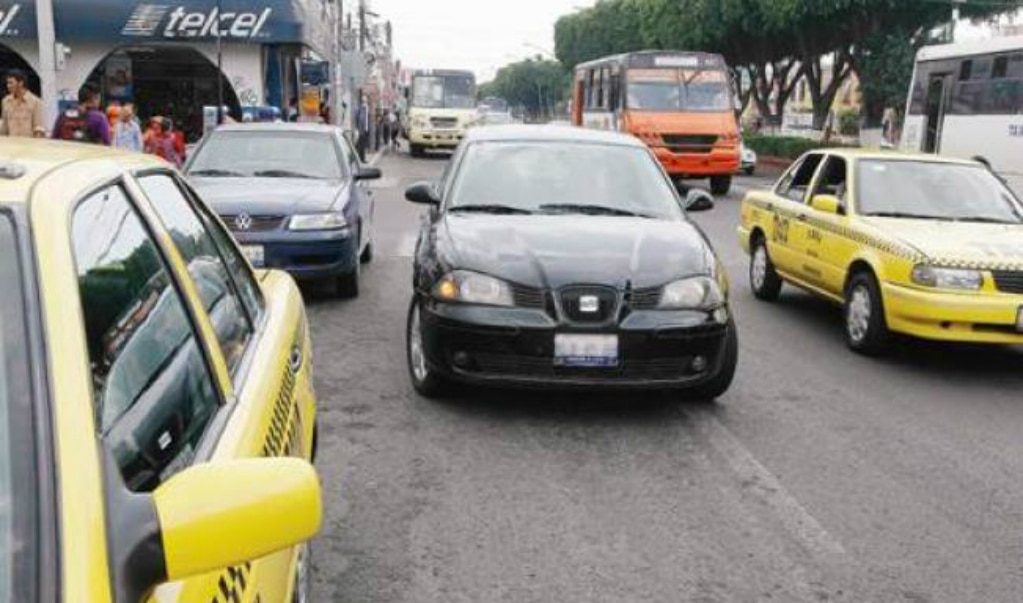 Aumenta Uber tarifas por alza a precio de gasolinas